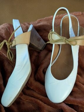 Bueno Nanci Slingback Heels